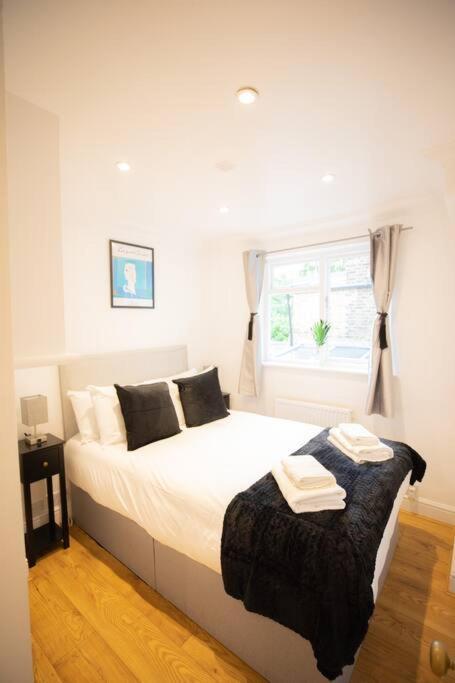 Perfect Location 4Bed 2 Bath Spacious Apartment Londra Esterno foto