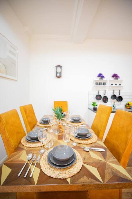 Perfect Location 4Bed 2 Bath Spacious Apartment Londra Esterno foto