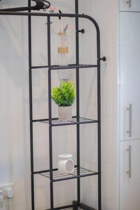 Perfect Location 4Bed 2 Bath Spacious Apartment Londra Esterno foto
