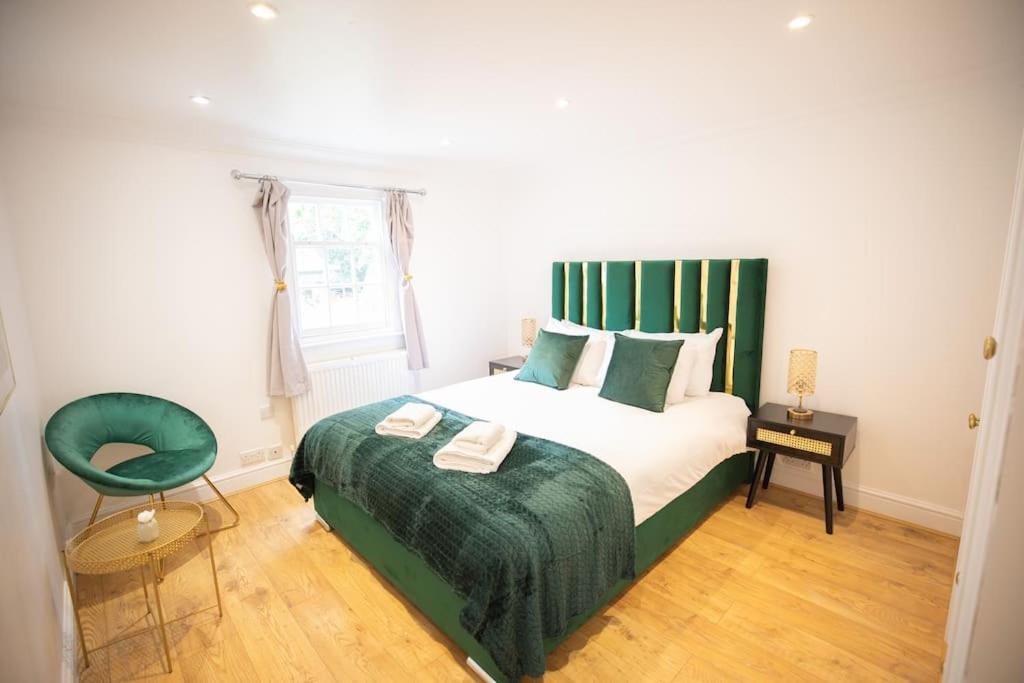 Perfect Location 4Bed 2 Bath Spacious Apartment Londra Esterno foto
